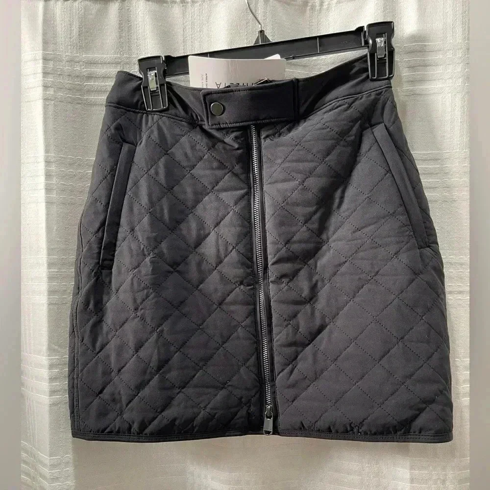 Athleta Apres Ski skirt quilted black zip up
